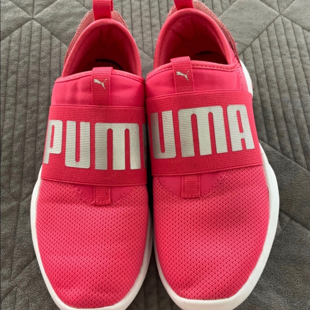 Puma Dare Pink Slip-Ons size 4.5 women’s/big girls ** Wears like a woman’s 6 **